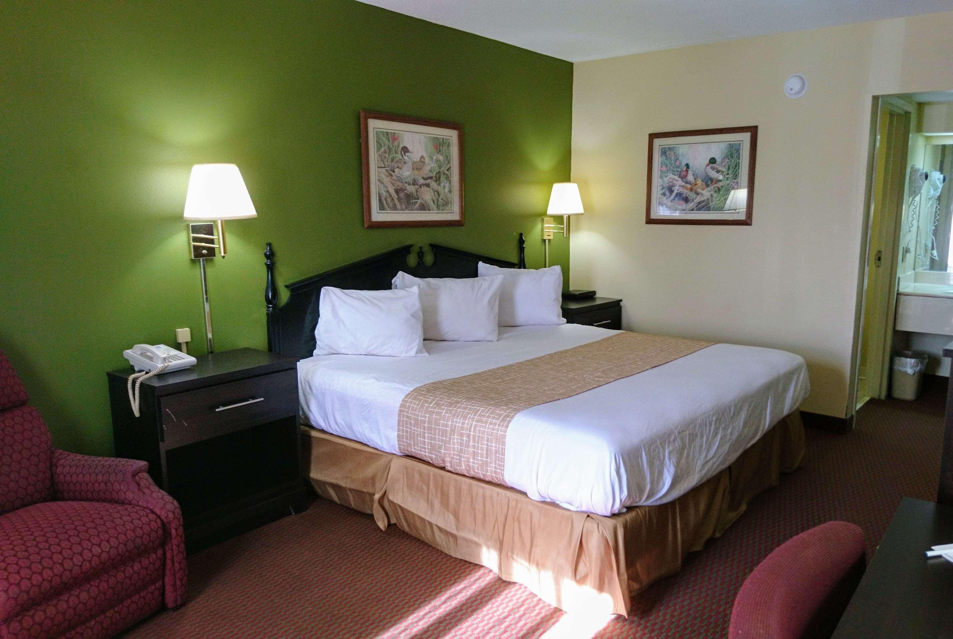 Travelodge By Wyndham Knoxville East Экстерьер фото