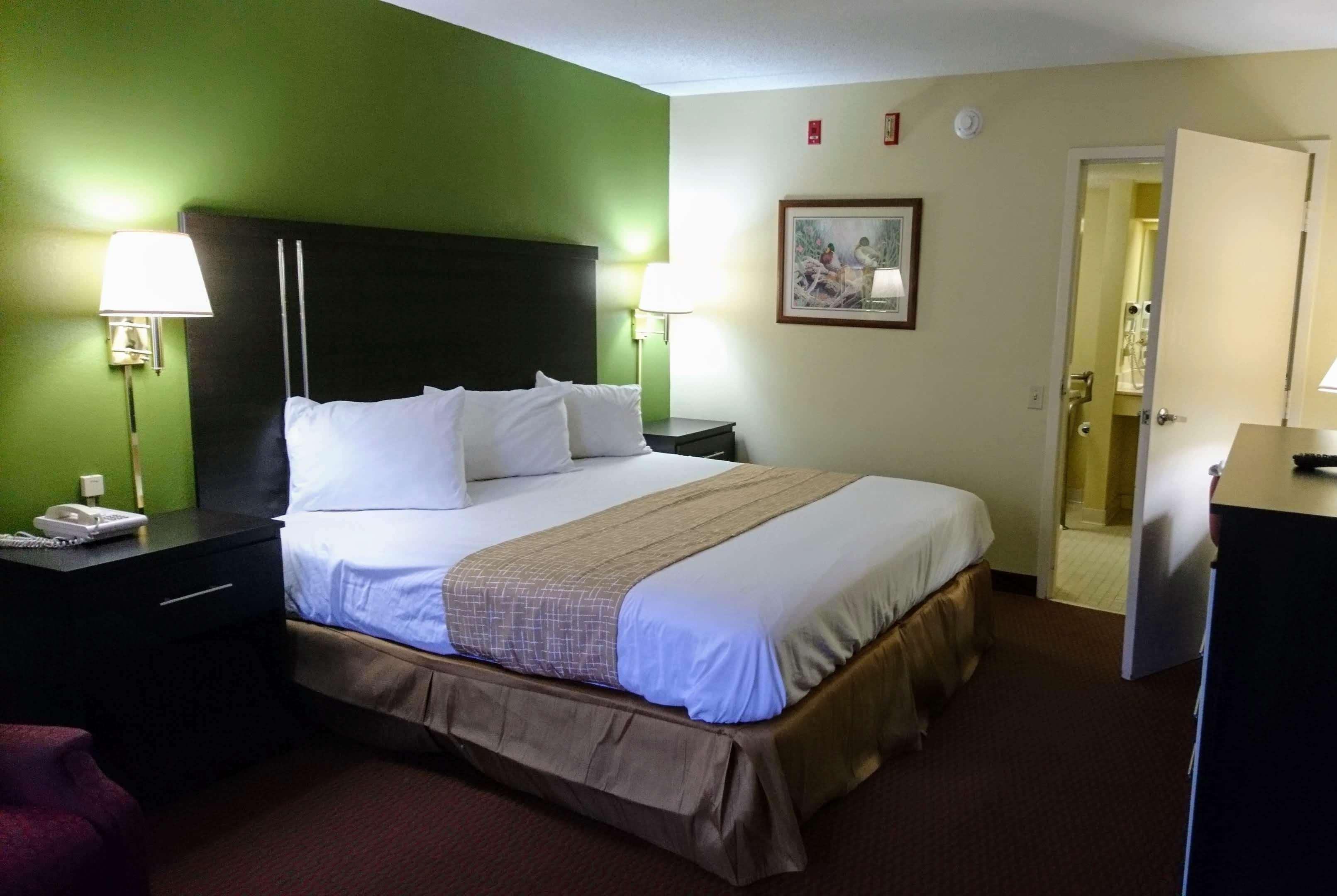 Travelodge By Wyndham Knoxville East Экстерьер фото