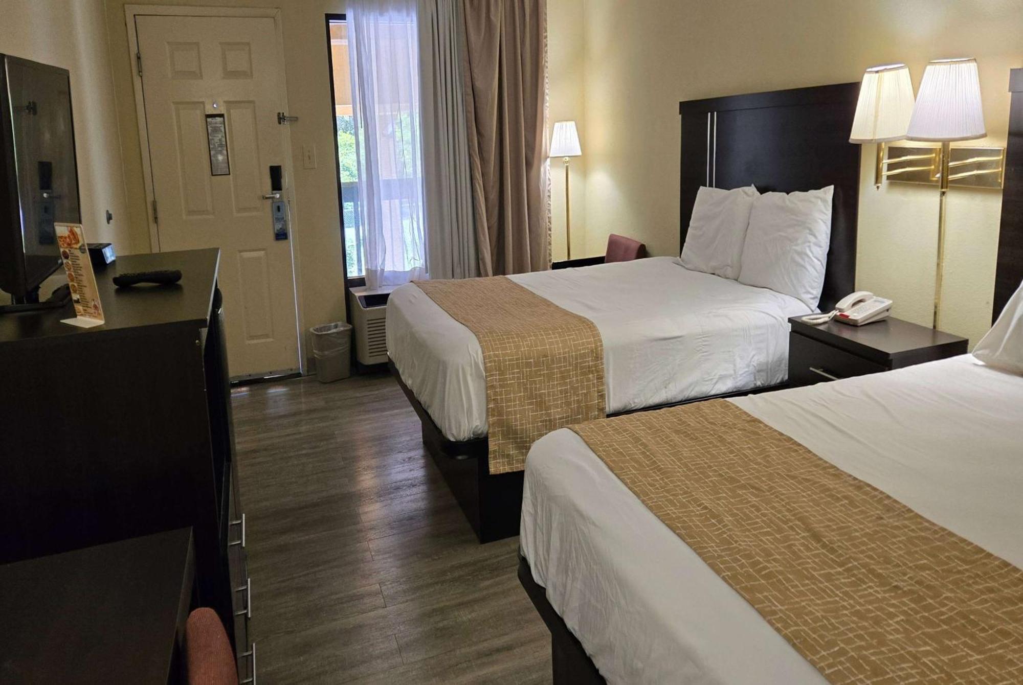 Travelodge By Wyndham Knoxville East Экстерьер фото